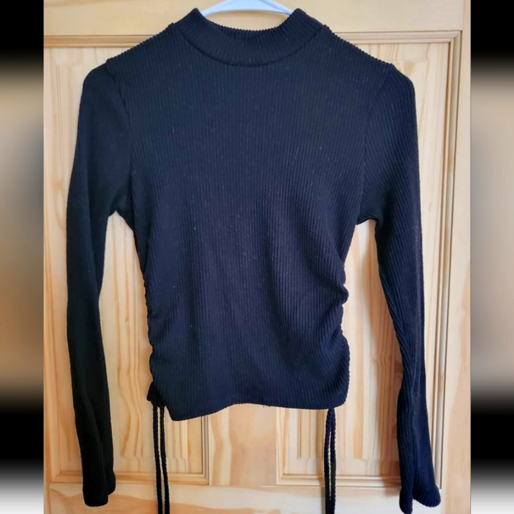 Womens size medium black crop top